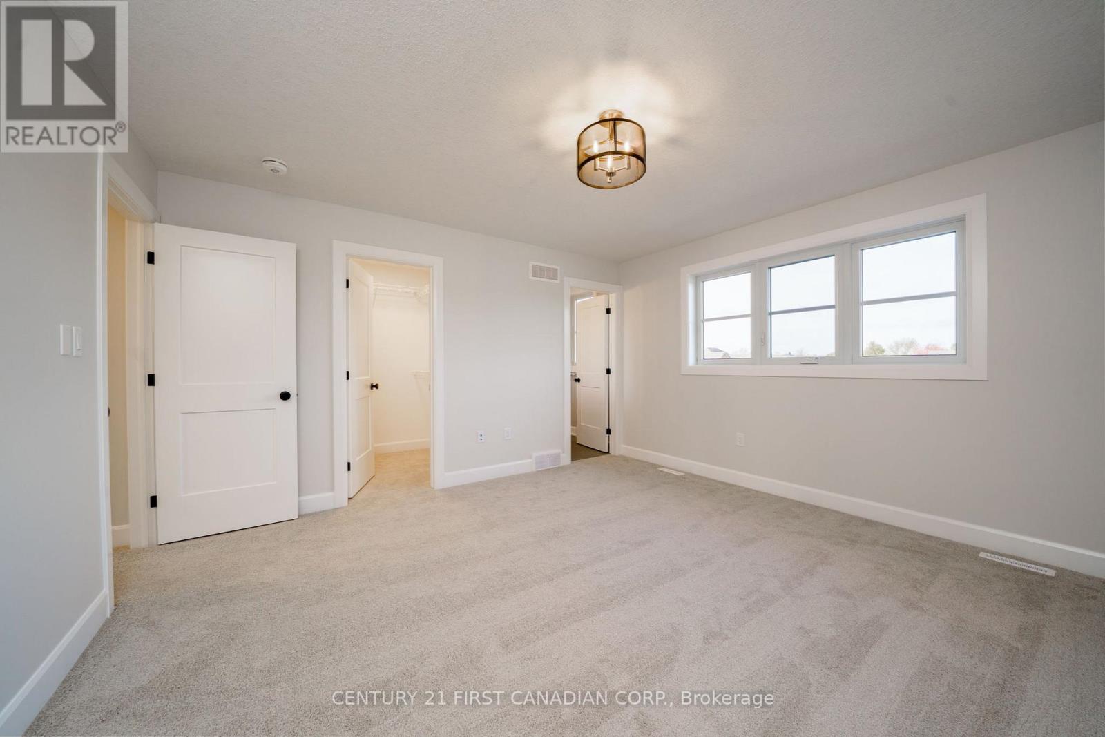 27 Postma Crescent, North Middlesex, Ontario  N0M 1A0 - Photo 17 - X12149846