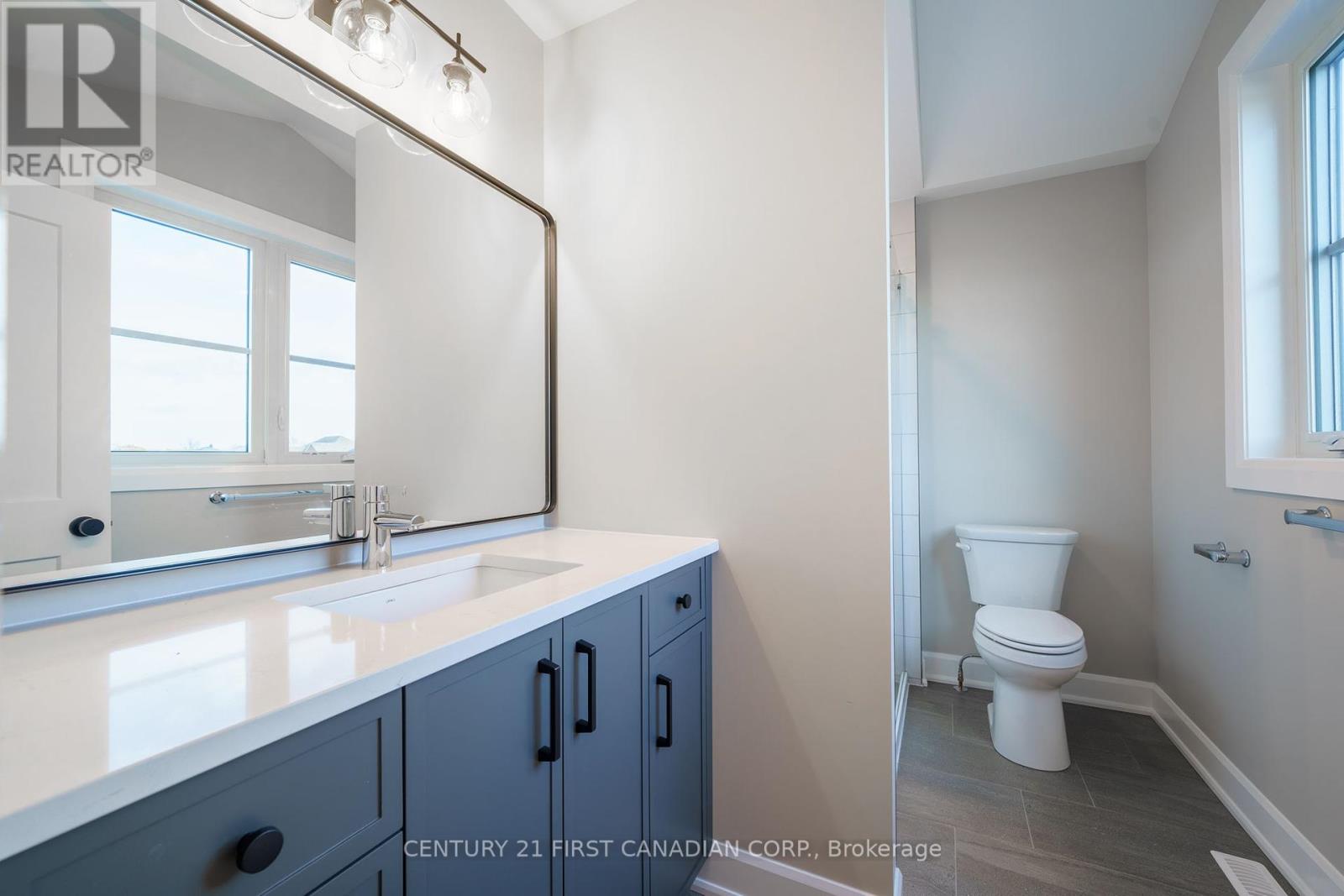27 Postma Crescent, North Middlesex, Ontario  N0M 1A0 - Photo 18 - X12149846