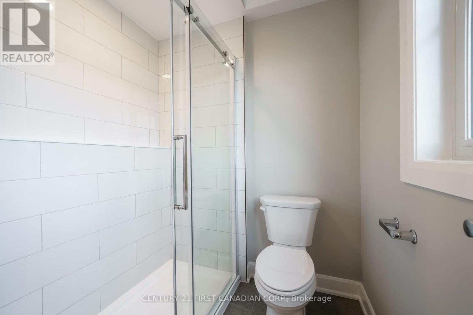 27 Postma Crescent, North Middlesex, Ontario  N0M 1A0 - Photo 19 - X12149846