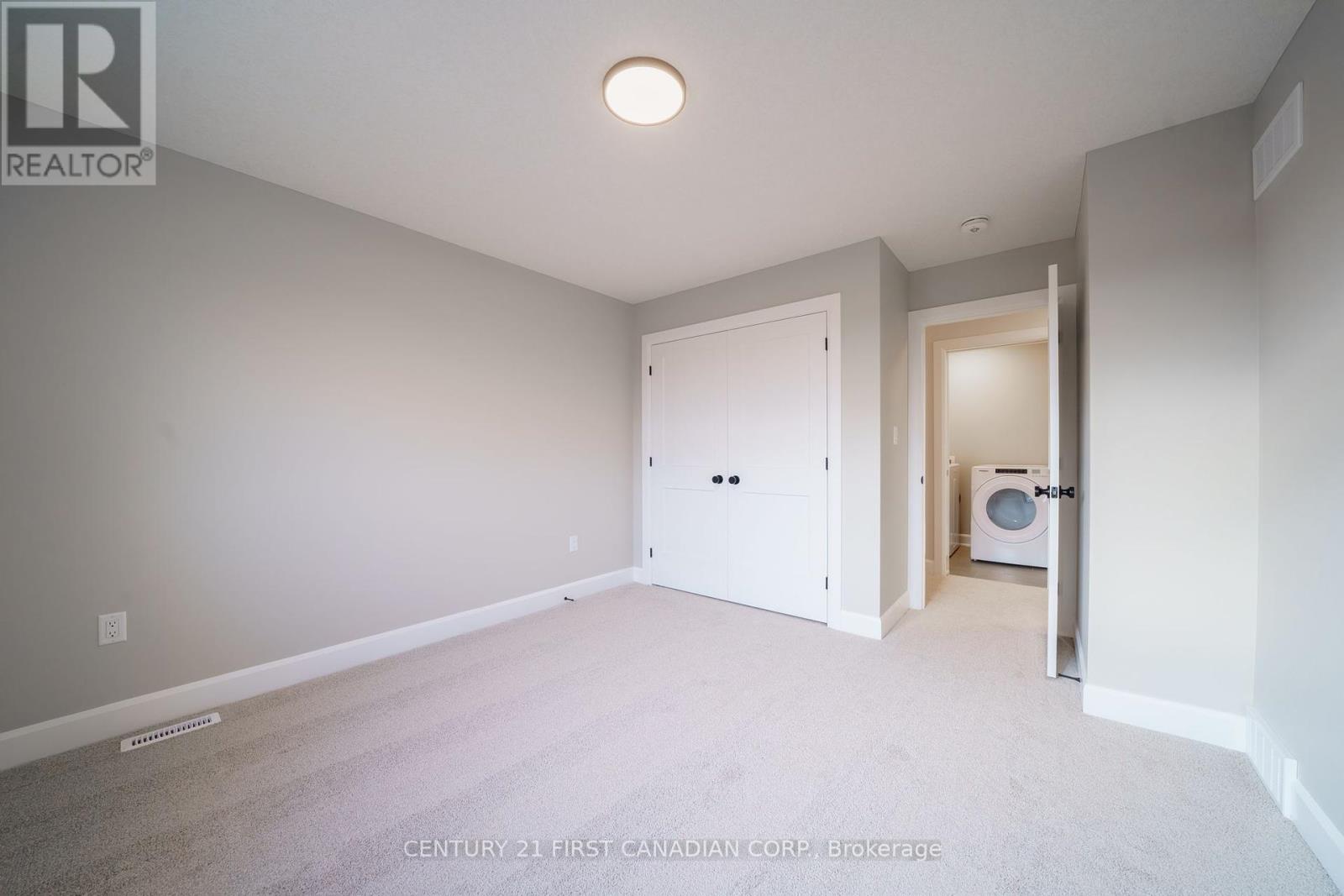 27 Postma Crescent, North Middlesex, Ontario  N0M 1A0 - Photo 24 - X12149846