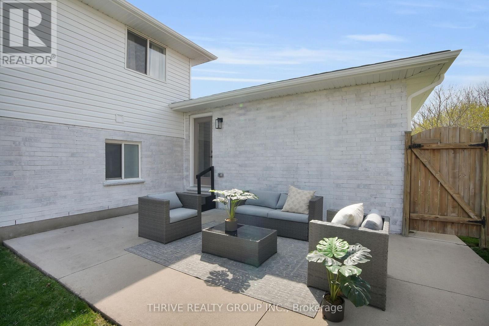 20 Deborah Drive, Strathroy-Caradoc (Ne), Ontario  N7G 4C2 - Photo 41 - X12149865