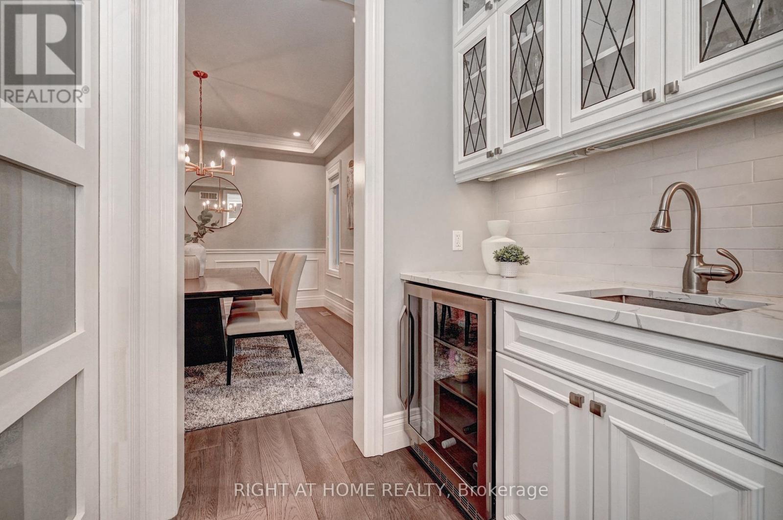 320 Deerfoot Trail, Waterloo, Ontario  N2K 0B4 - Photo 19 - X12149752