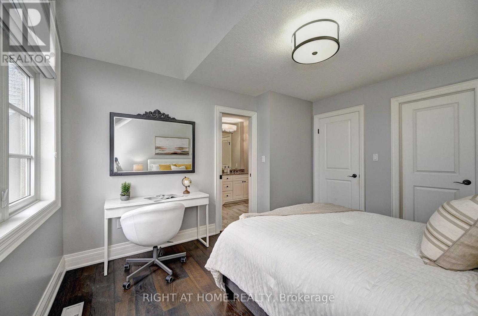 320 Deerfoot Trail, Waterloo, Ontario  N2K 0B4 - Photo 34 - X12149752