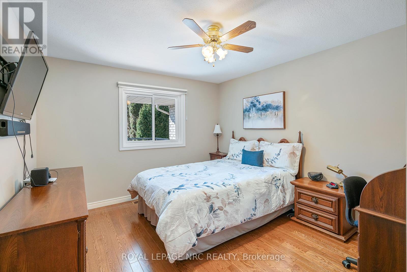 26 Stonegate Place, Pelham, Ontario  L0S 1E3 - Photo 14 - X12040946