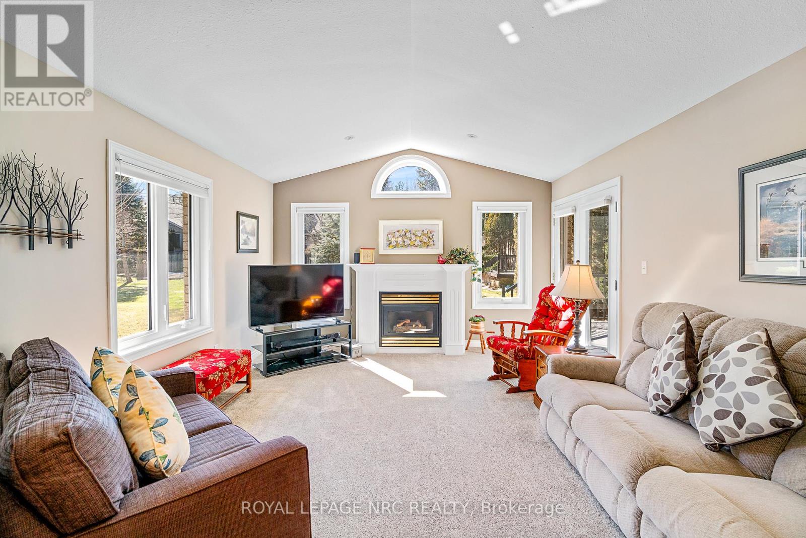 26 Stonegate Place, Pelham, Ontario  L0S 1E3 - Photo 9 - X12040946