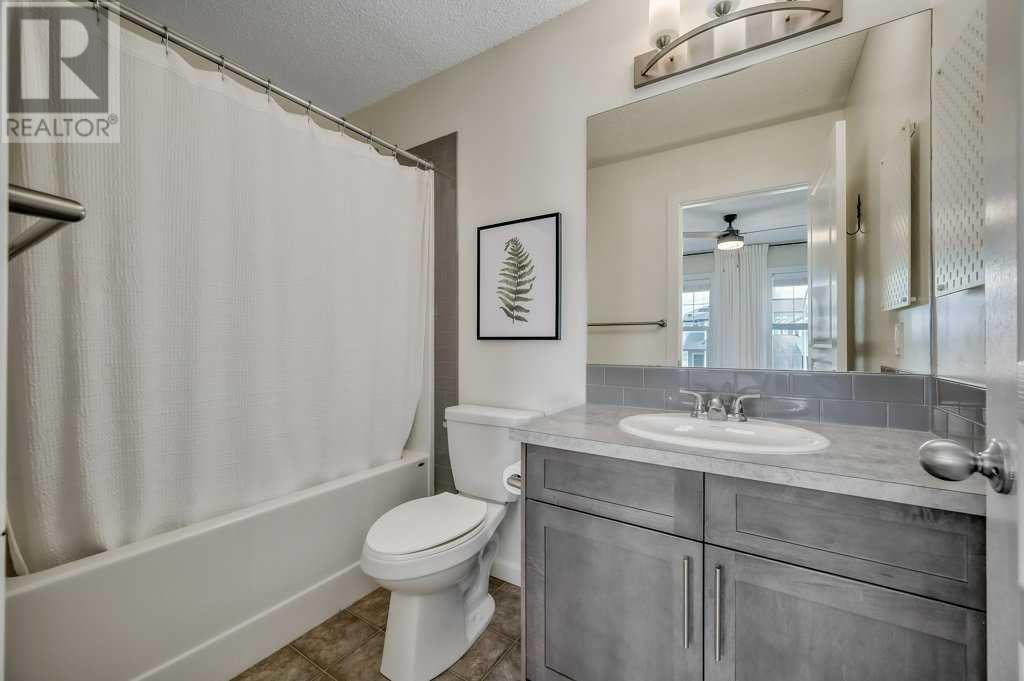 32 Heritage Boulevard, Cochrane, Alberta  T4C 2M1 - Photo 18 - A2220332