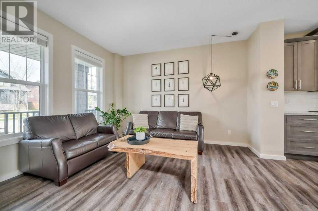 32 Heritage Boulevard, Cochrane, Alberta  T4C 2M1 - Photo 5 - A2220332