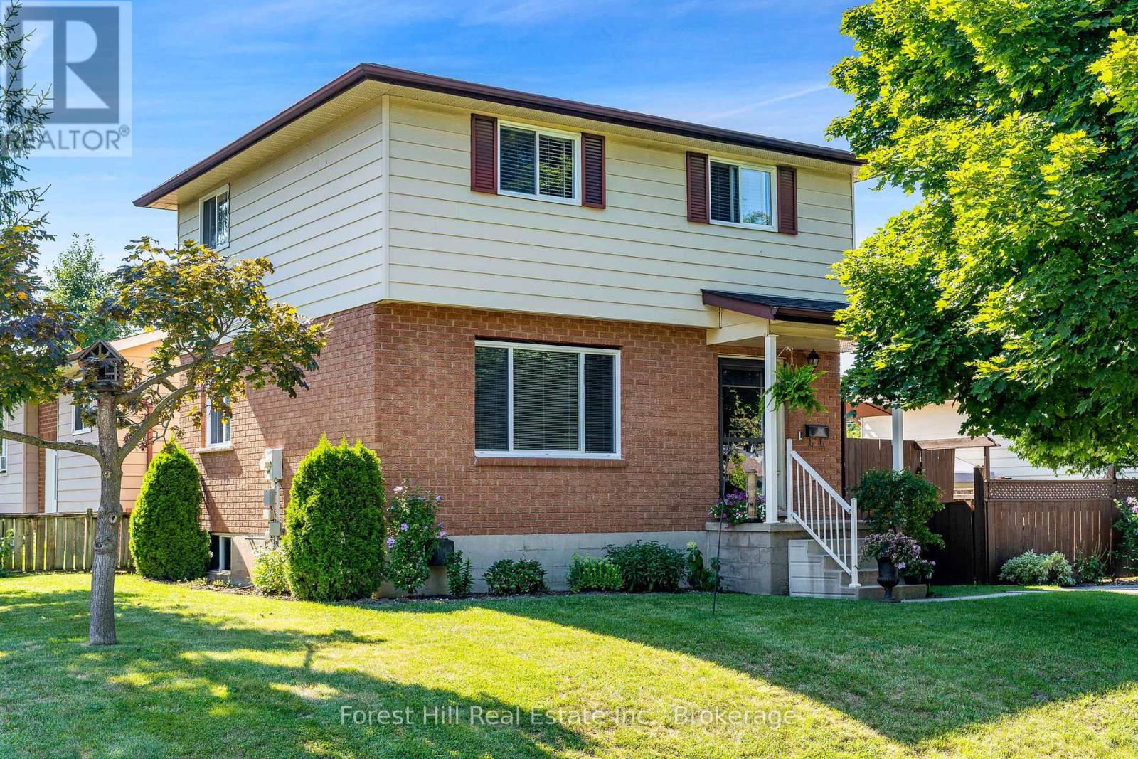 10 LESLIE DRIVE, Collingwood, Ontario