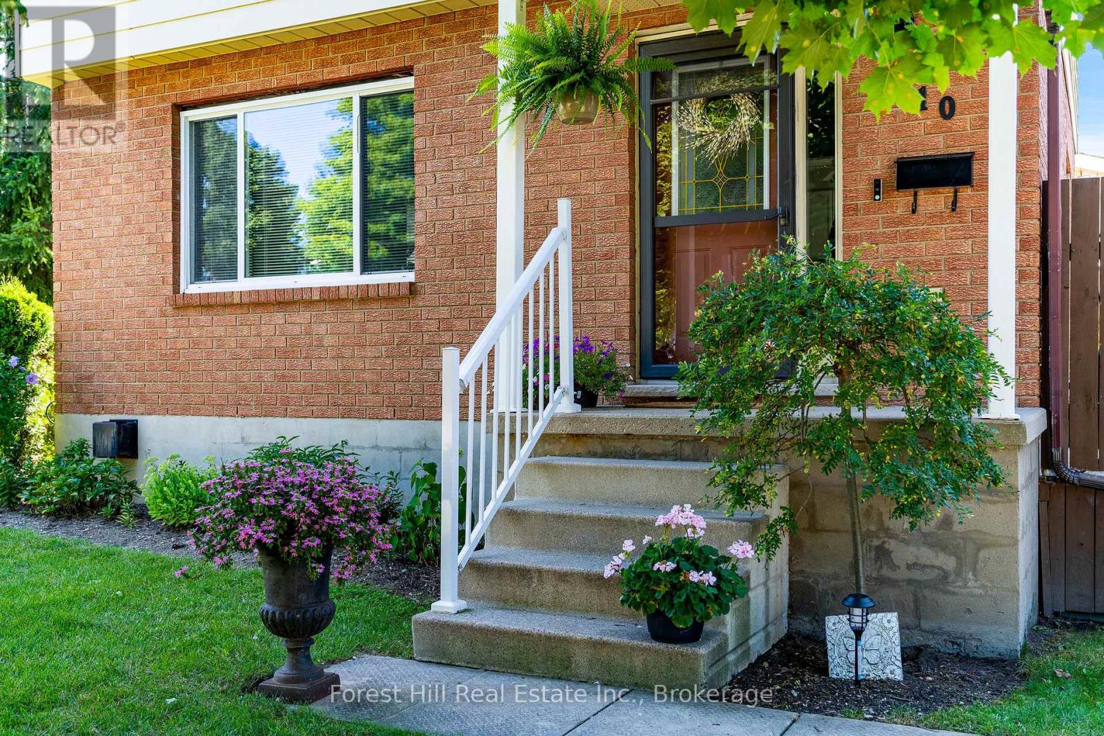 Property at 10 LESLIE DRIVE image 2