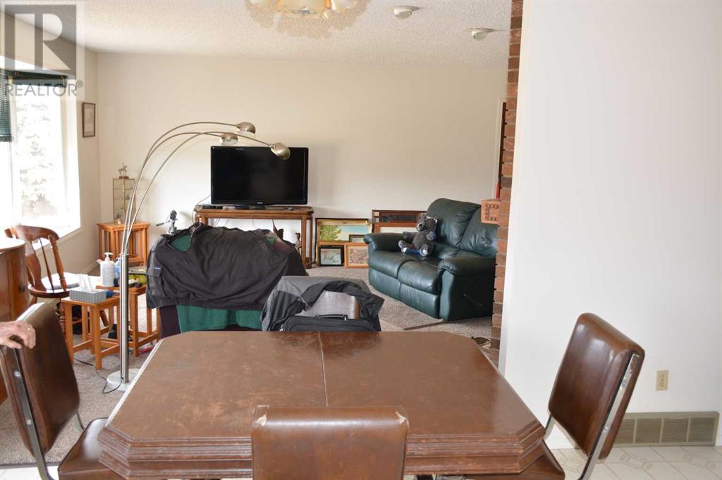 7113 99 Street, Peace River, Alberta  T8S 1B3 - Photo 7 - A2213119