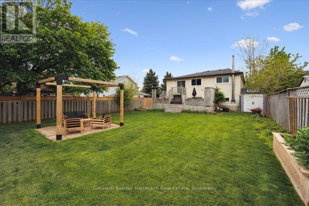 102 Barnicke Drive, Cambridge, Ontario  N3C 3M4 - Photo 19 - X12149831