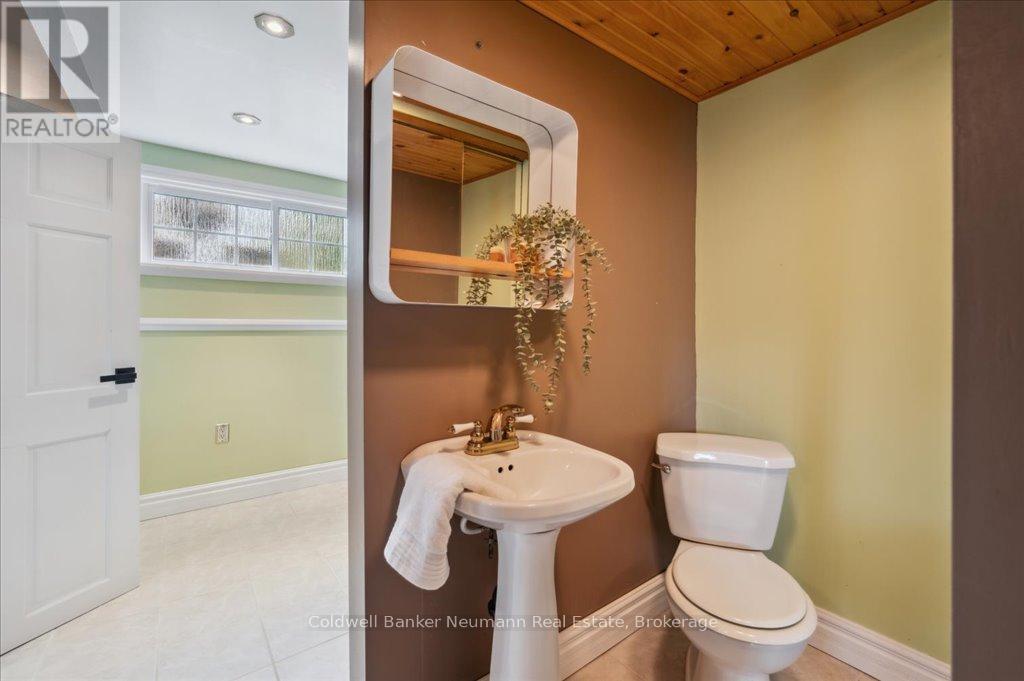 102 Barnicke Drive, Cambridge, Ontario  N3C 3M4 - Photo 36 - X12149831