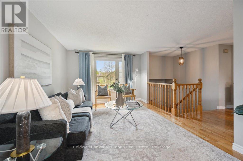 102 Barnicke Drive, Cambridge, Ontario  N3C 3M4 - Photo 5 - X12149831