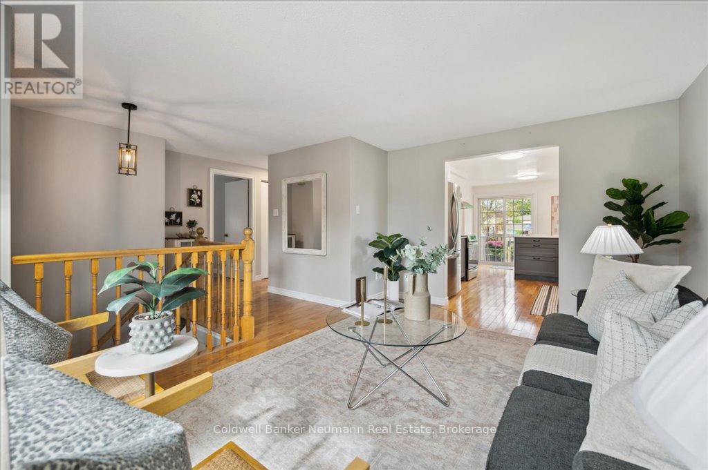 102 Barnicke Drive, Cambridge, Ontario  N3C 3M4 - Photo 6 - X12149831