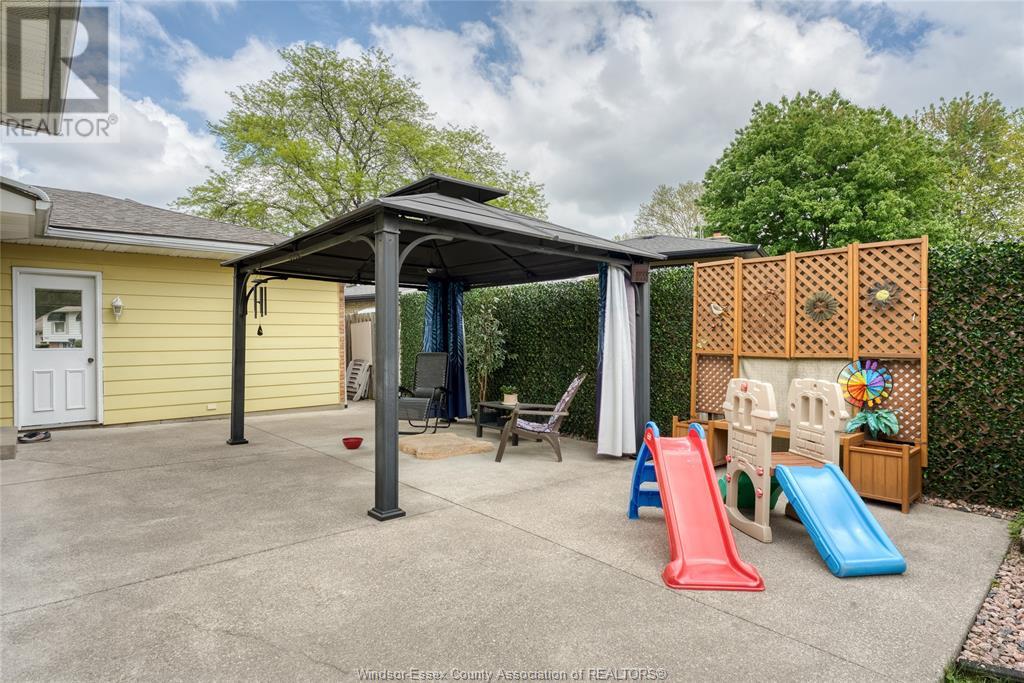 9944 Holly Crescent, Windsor, Ontario  N9V 2R8 - Photo 40 - 25012189
