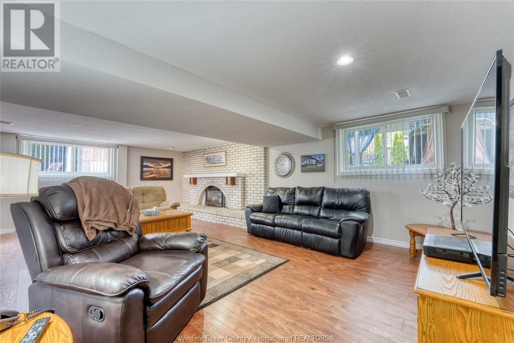 9944 Holly Crescent, Windsor, Ontario  N9V 2R8 - Photo 28 - 25012189