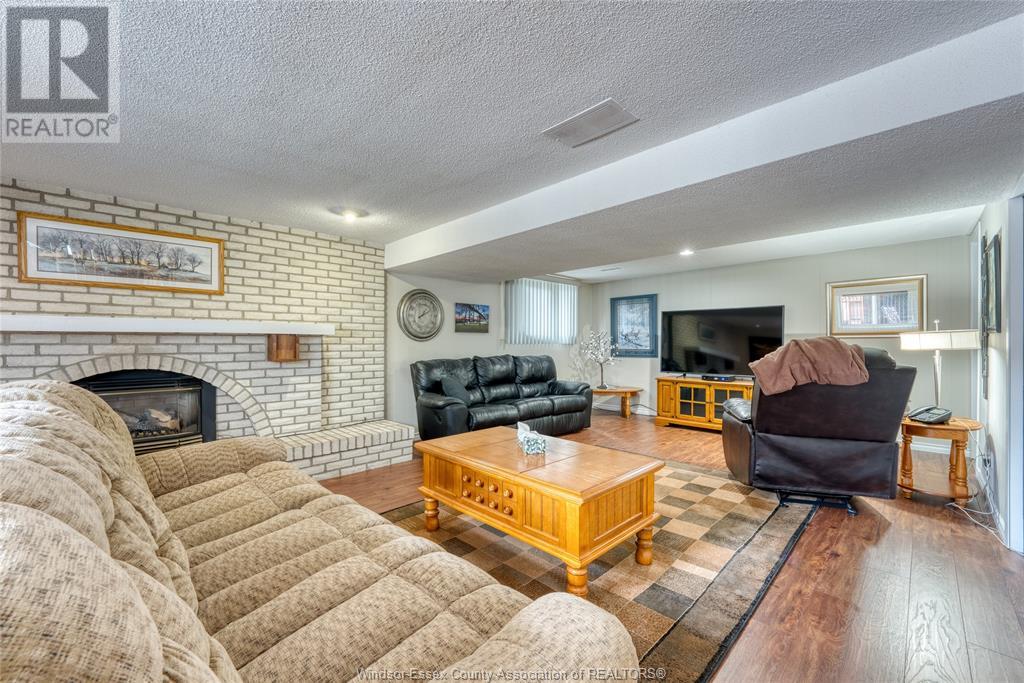 9944 Holly Crescent, Windsor, Ontario  N9V 2R8 - Photo 26 - 25012189
