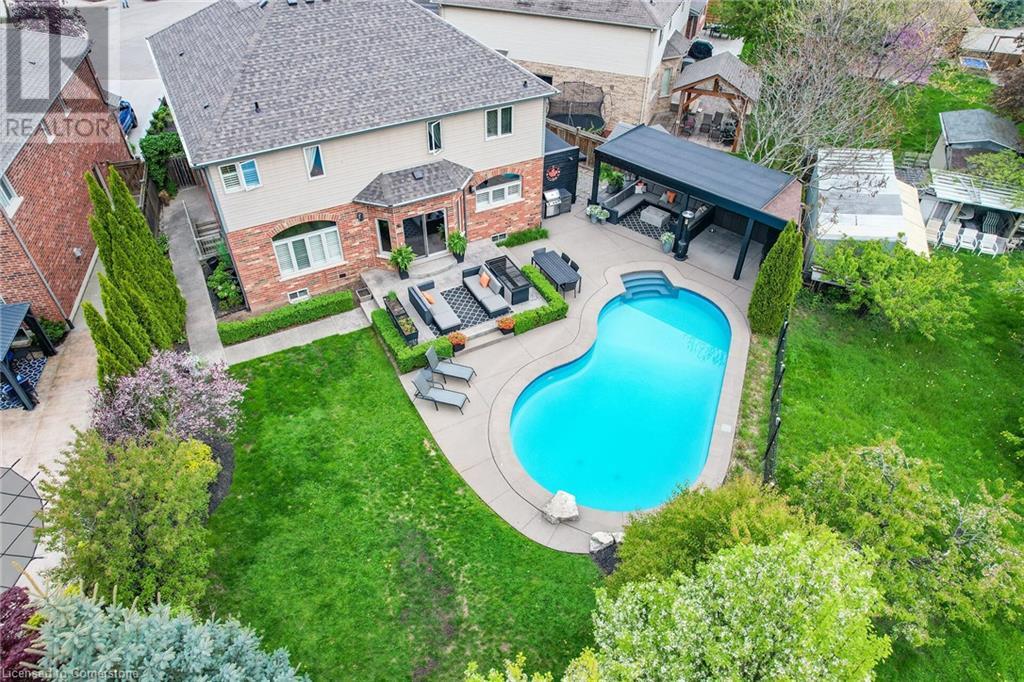 Property at 20 CATALPA Court image 2
