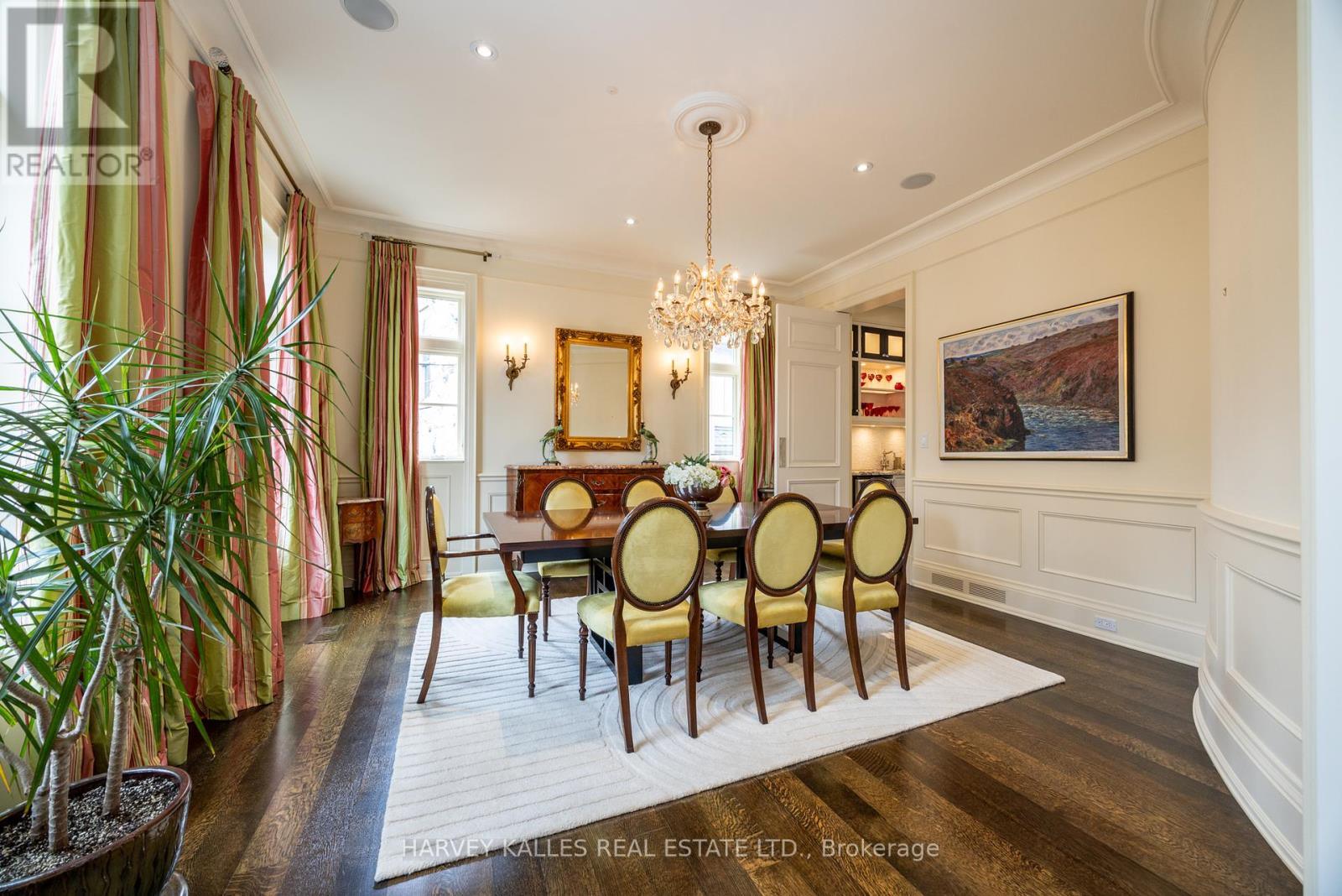 Property at 50 LAWRENCE CRESCENT image 5