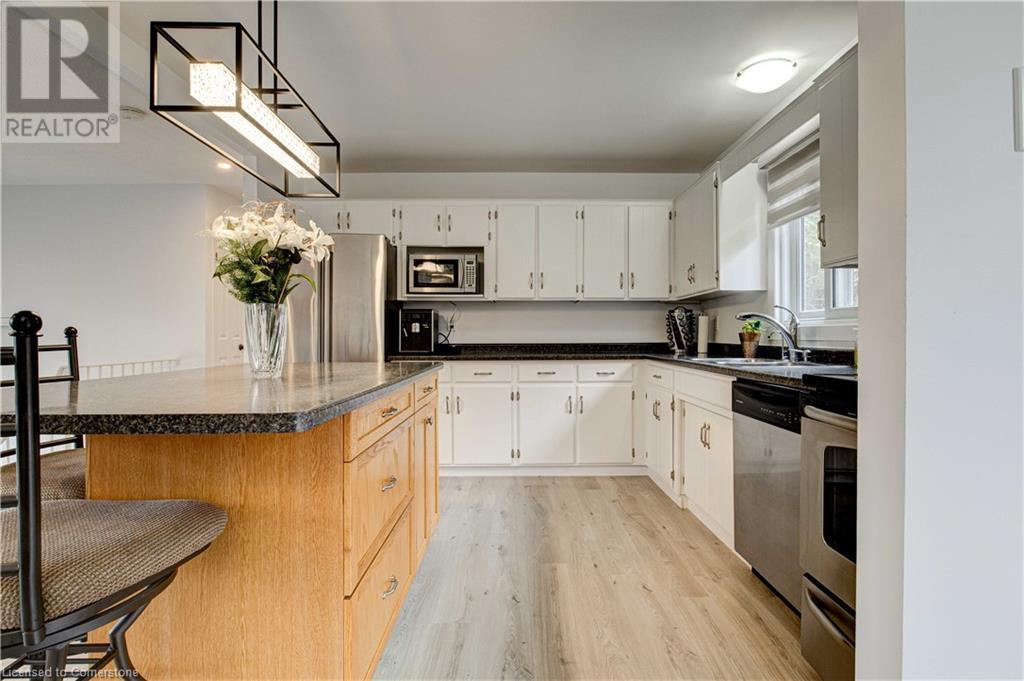 238 Foxhunt Road, Waterloo, Ontario  N2K 2R9 - Photo 5 - 40719299