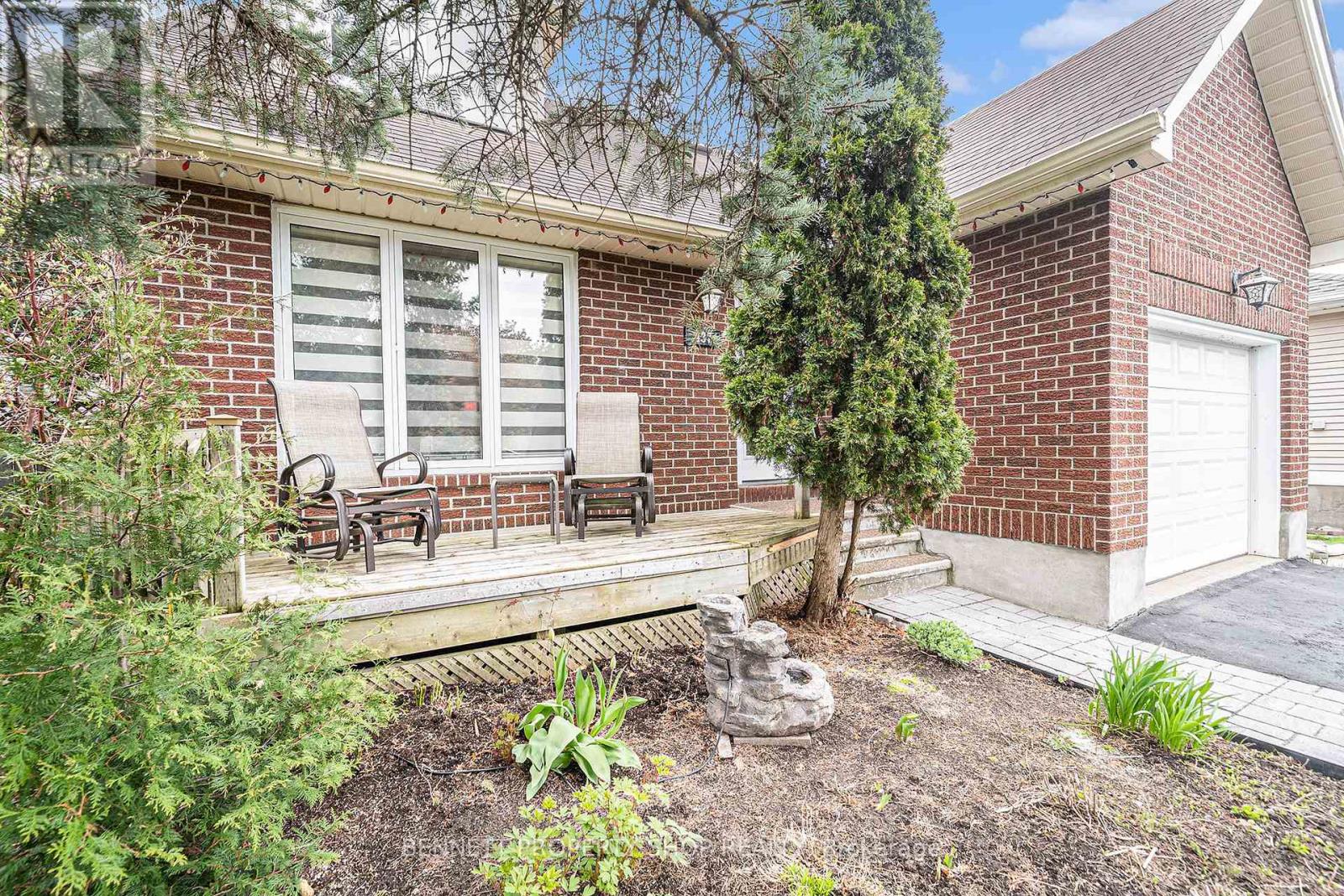 437 Rougemount Crescent, Ottawa, Ontario  K4A 2Z1 - Photo 2 - X12149804