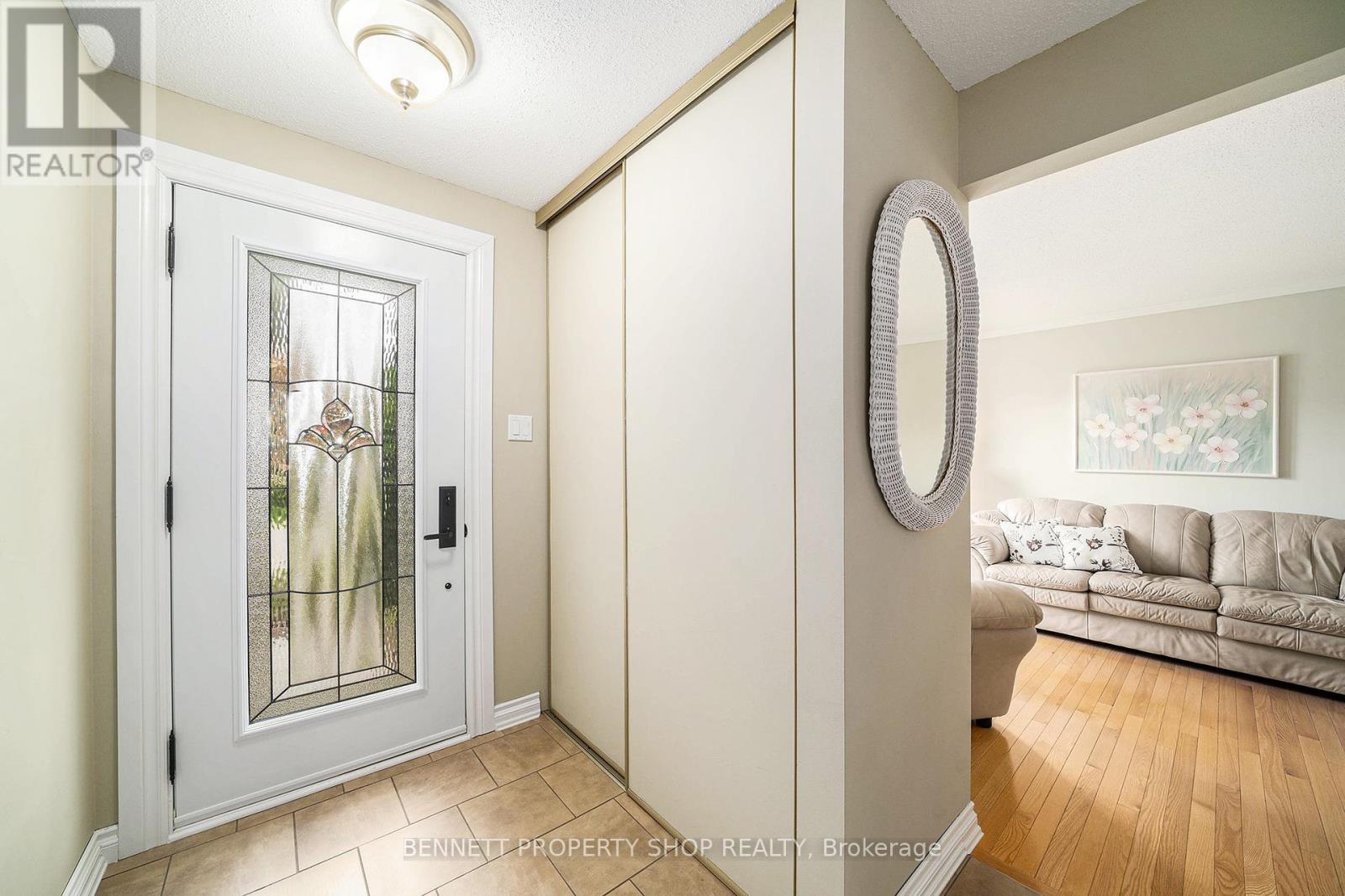 437 Rougemount Crescent, Ottawa, Ontario  K4A 2Z1 - Photo 3 - X12149804