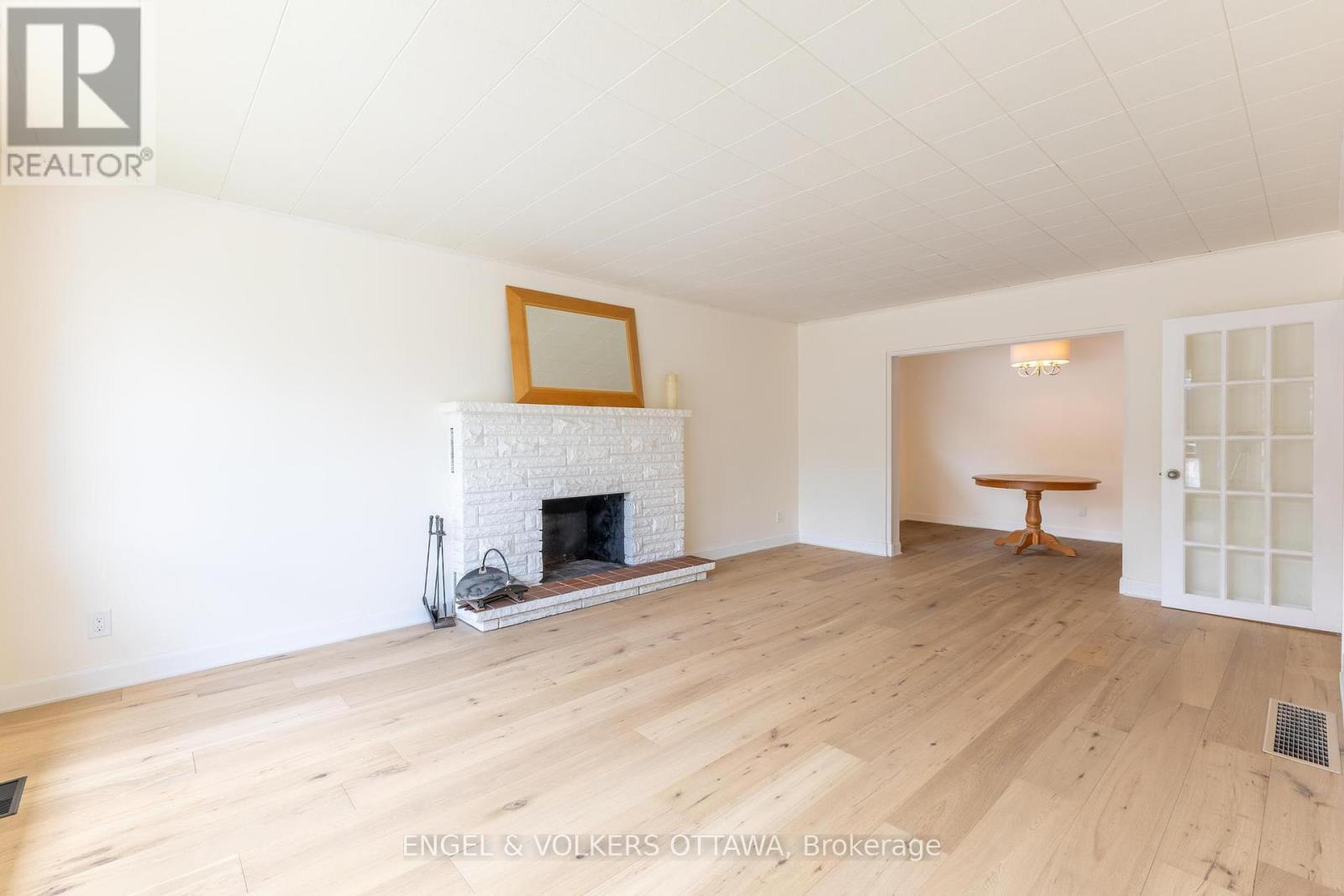 Property at 89 MUNRO STREET image 3
