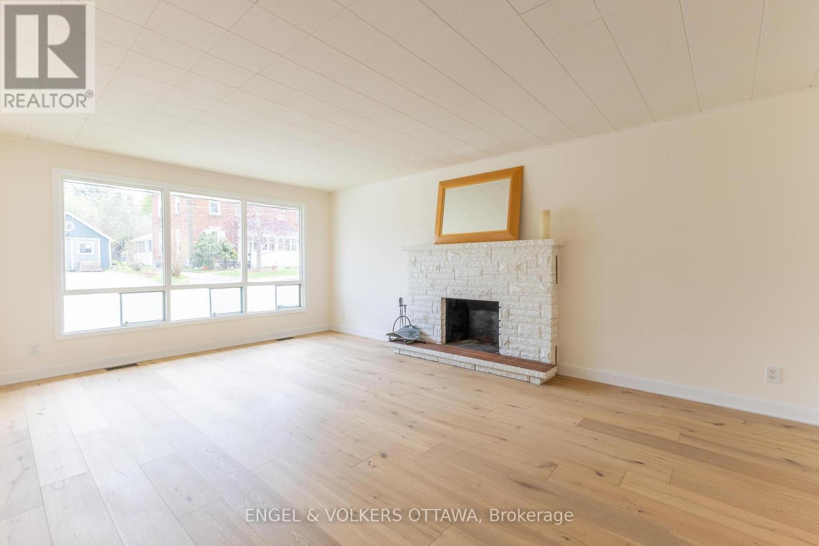 Property at 89 MUNRO STREET image 4