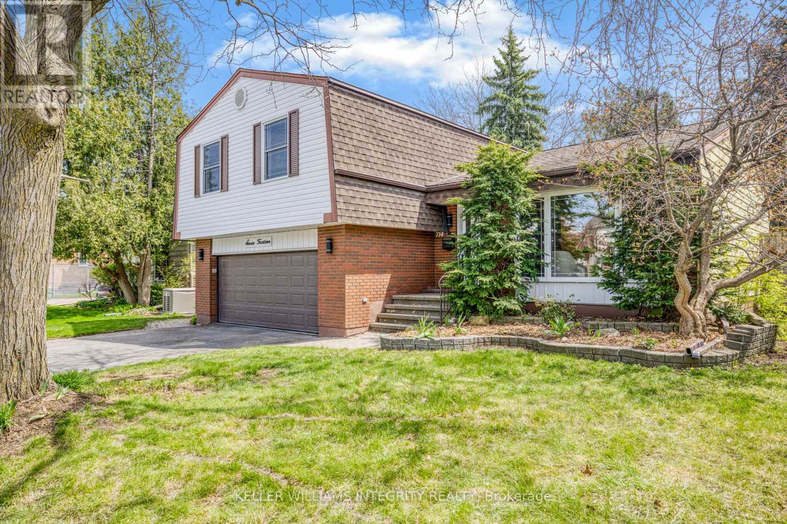 714 Mooneys Bay Place, Ottawa, Ontario  K1V 9R2 - Photo 2 - X12149836