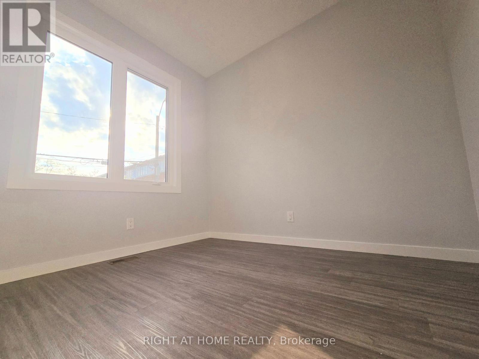 Laneway Suite - 94 Barrington Avenue, Toronto, Ontario  M4C 4Z1 - Photo 21 - E12095460