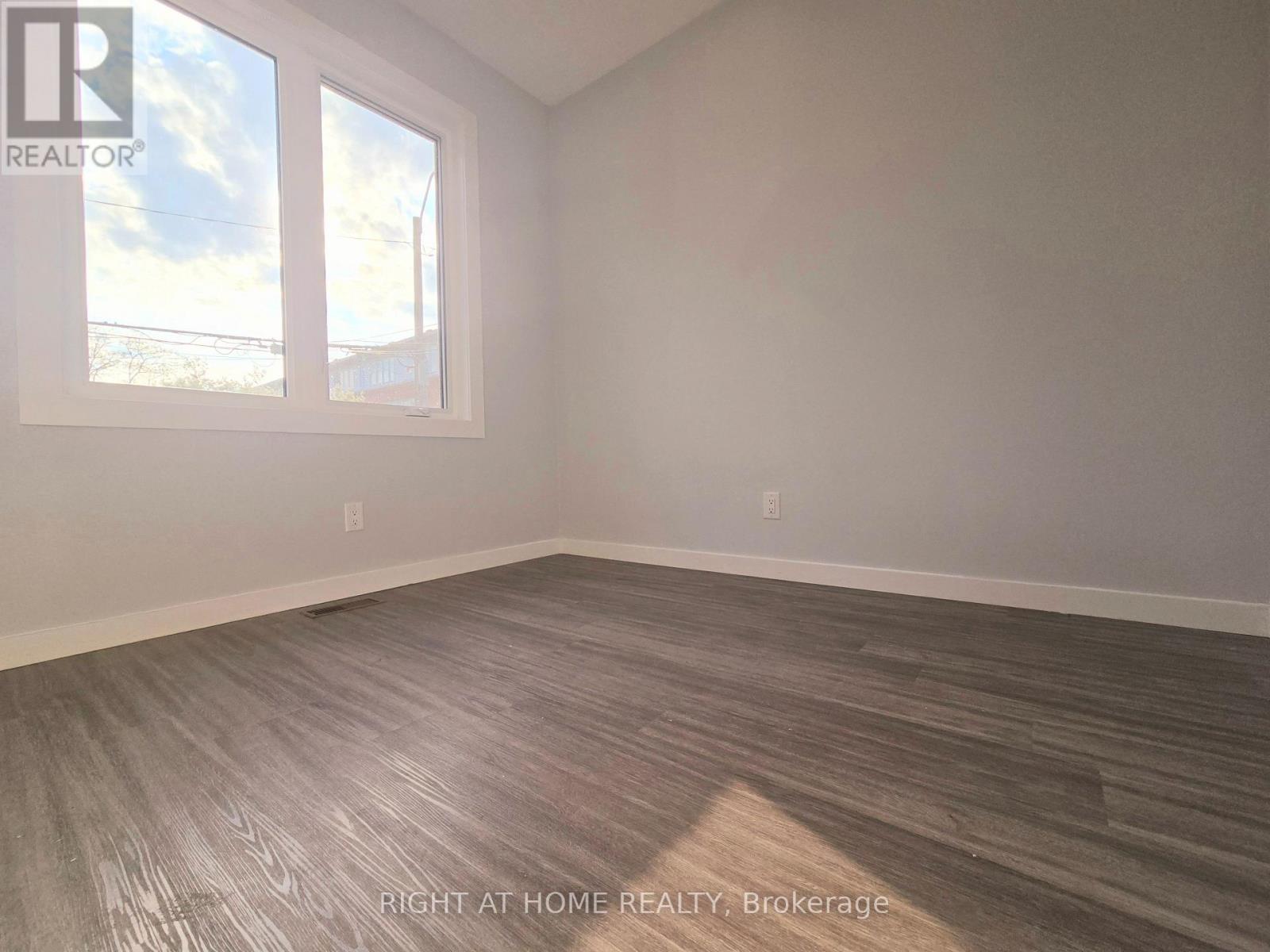 Laneway Suite - 94 Barrington Avenue, Toronto, Ontario  M4C 4Z1 - Photo 20 - E12095460