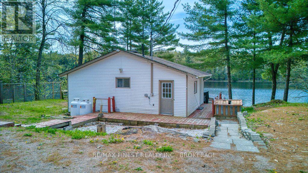 1052 Turner Way, Frontenac, Ontario  K0H 1B0 - Photo 2 - X12032395