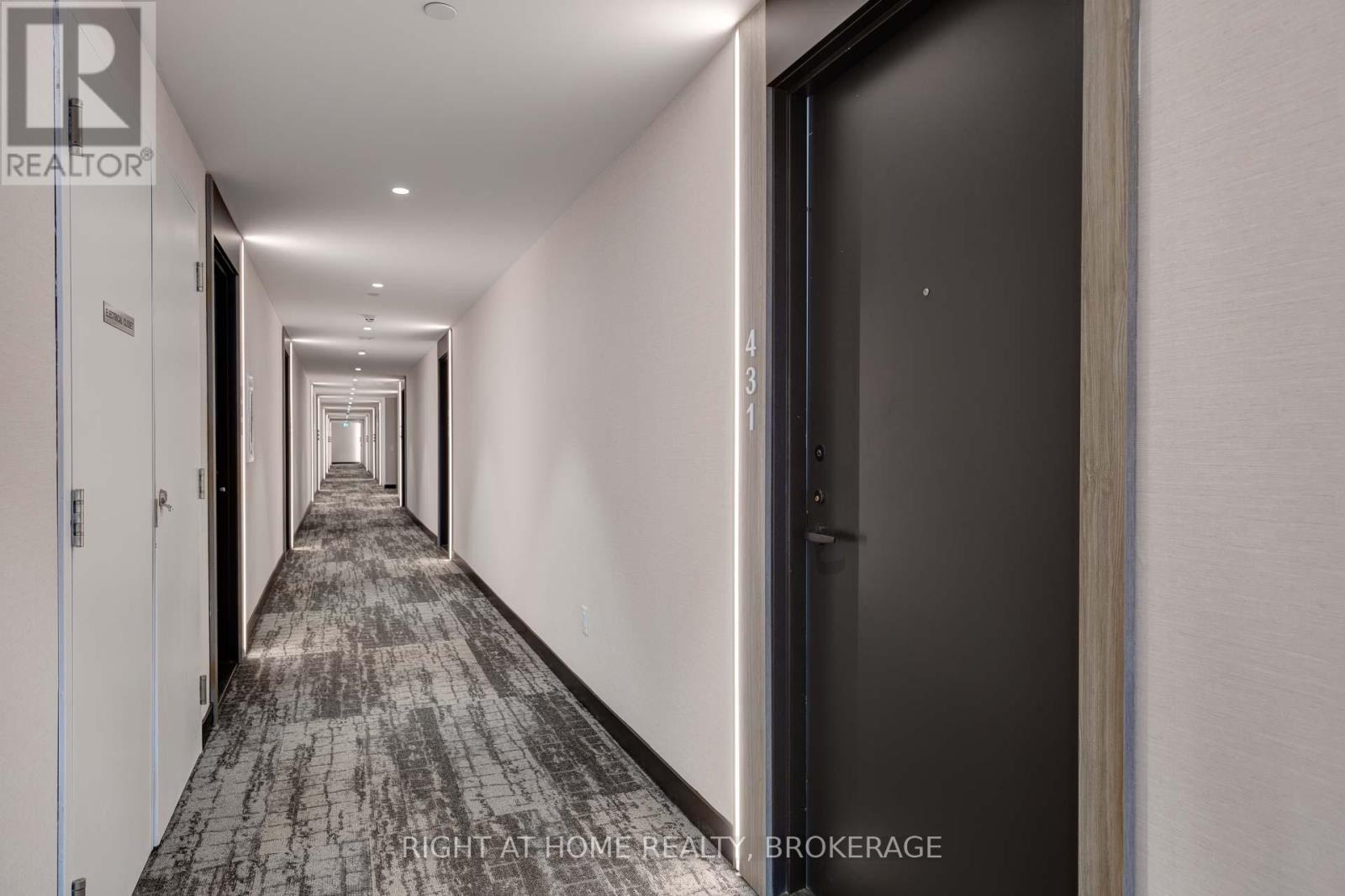 431 - 215 Lakeshore Road W, Mississauga, Ontario  L5H 0A7 - Photo 4 - W11961745