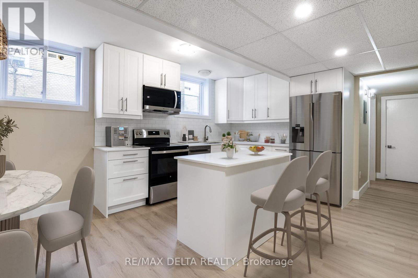 981 Lola Street, Ottawa, Ontario  K1K 3P4 - Photo 5 - X12121016