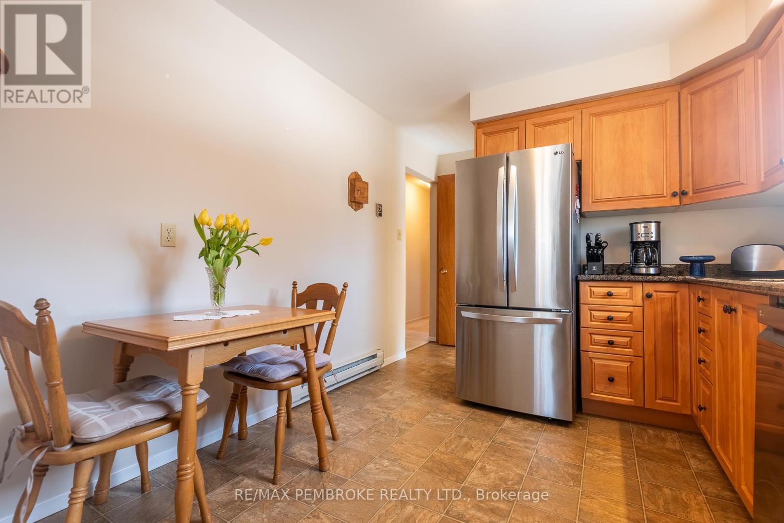 239 Murphy Road, Petawawa, Ontario  K8H 1W5 - Photo 14 - X12078103
