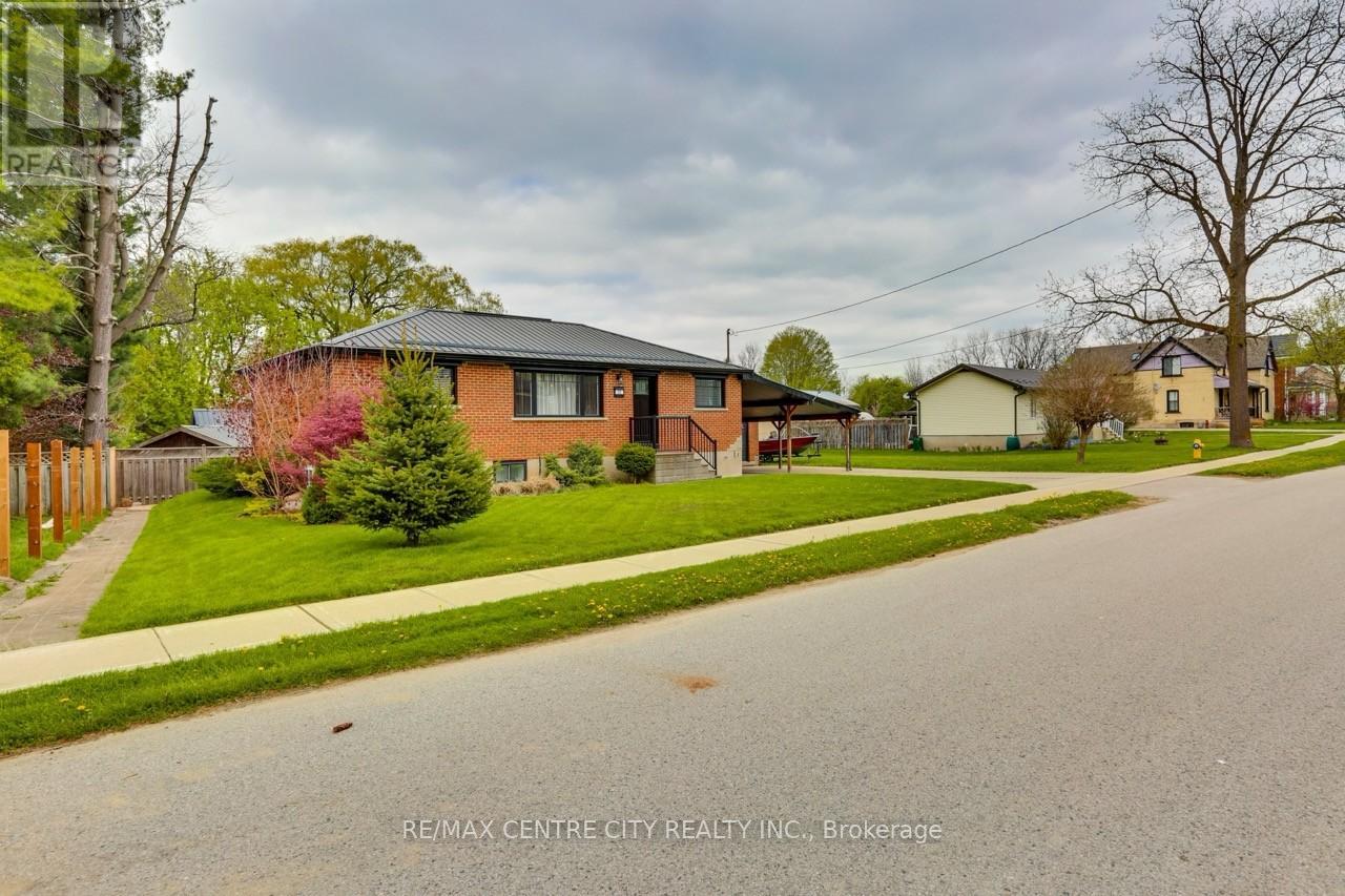 22 Charles Street, Thames Centre, Ontario  N0L 1G2 - Photo 2 - X12149762