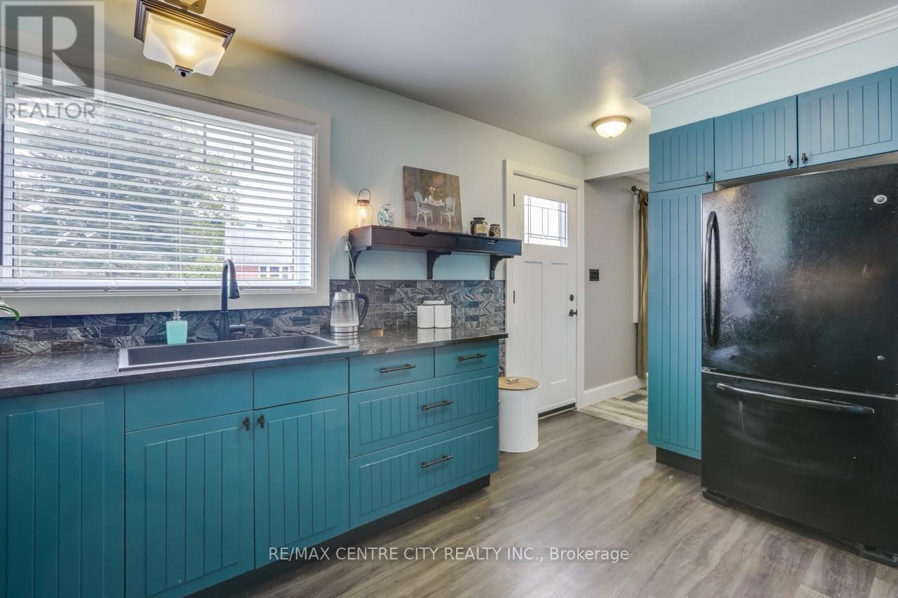 22 Charles Street, Thames Centre, Ontario  N0L 1G2 - Photo 6 - X12149762