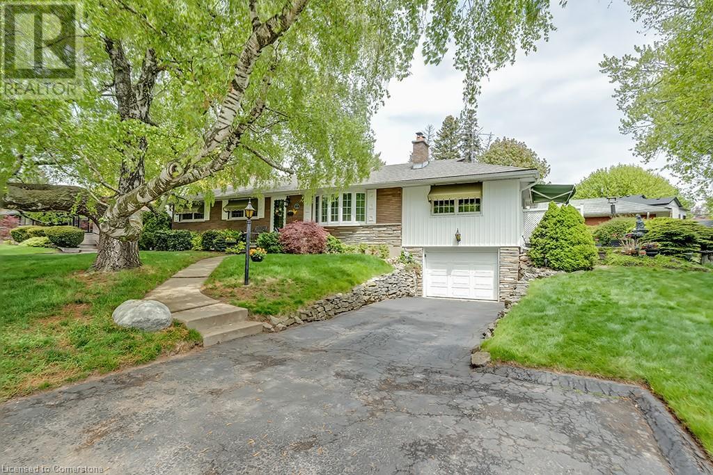 327 STRATHCONA Drive, Burlington, Ontario