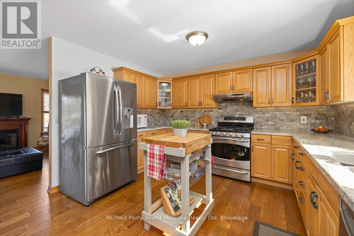 17 Martha Drive, Mckellar, Ontario  P0G 1C0 - Photo 17 - X12047150