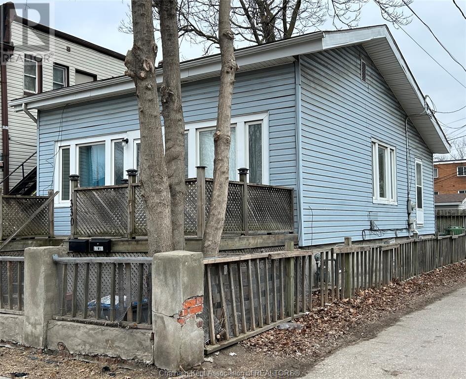 Property at 330 CHIPPAWA STREET image 3