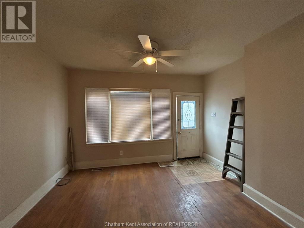 Property at 330 CHIPPAWA STREET image 5