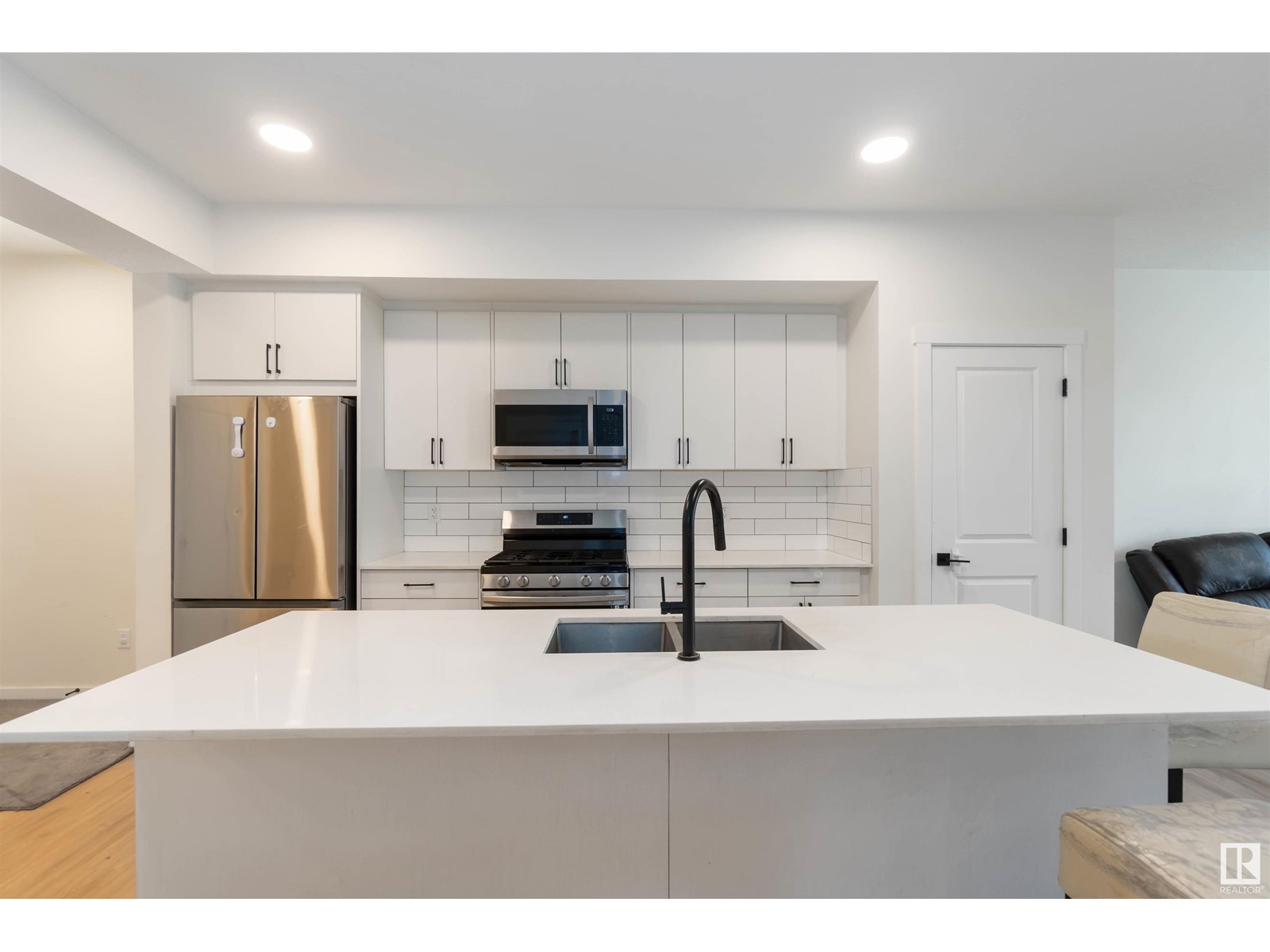 2172 52 St Sw, Edmonton, Alberta  T6X 1Z7 - Photo 4 - E4436518