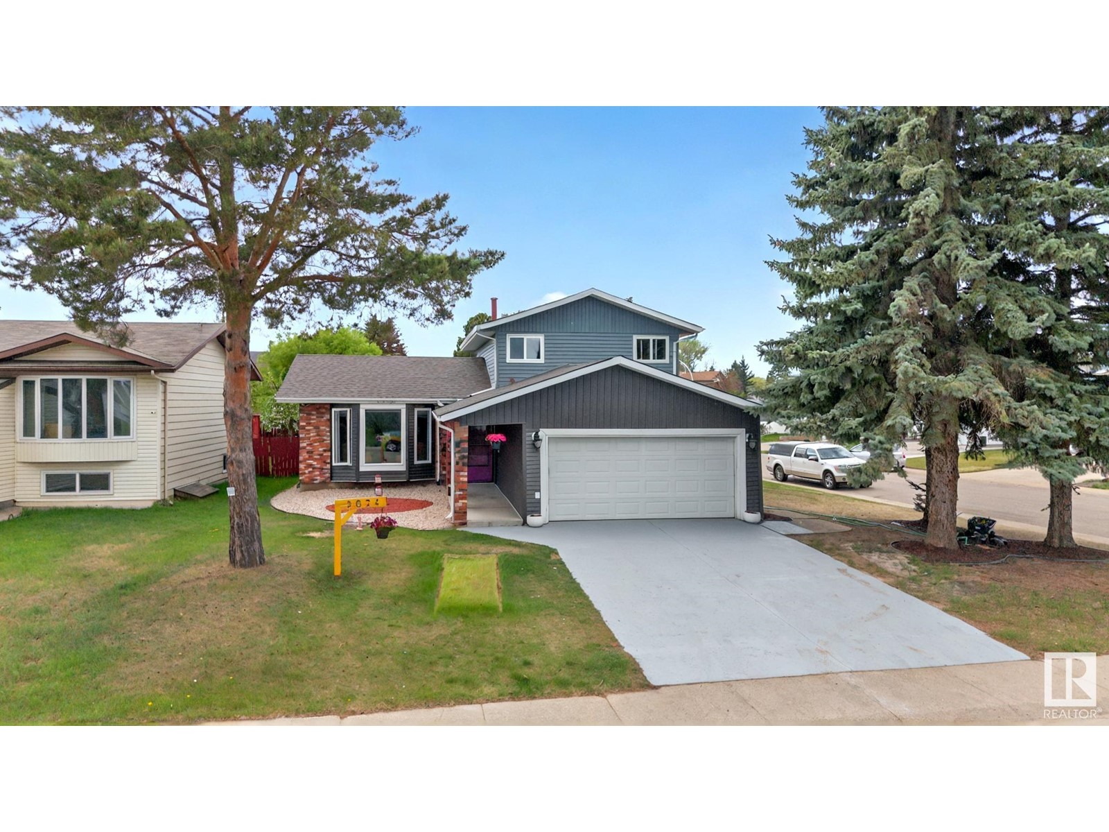 Property at 3824 47 ST NW image 2