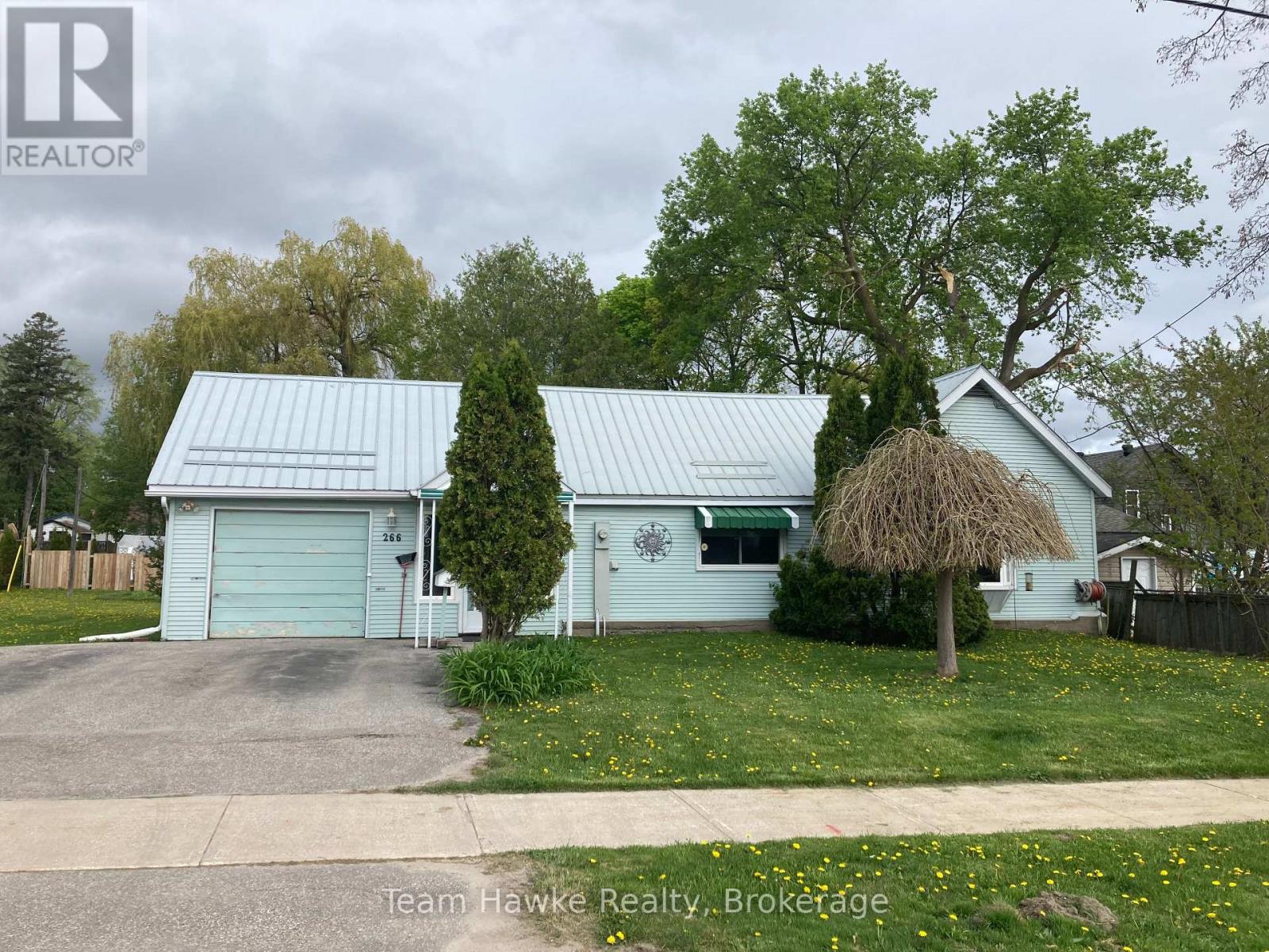 266 BARNETT AVENUE, Midland, Ontario