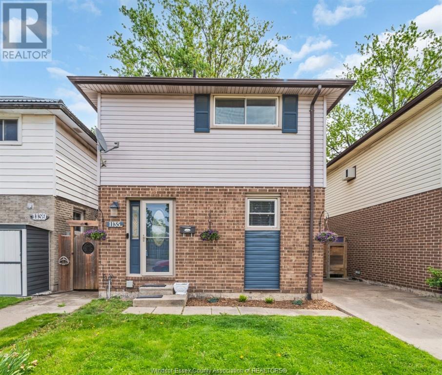 MLS# 25012201: 1135 ABBEY COURT, Windsor, Canada