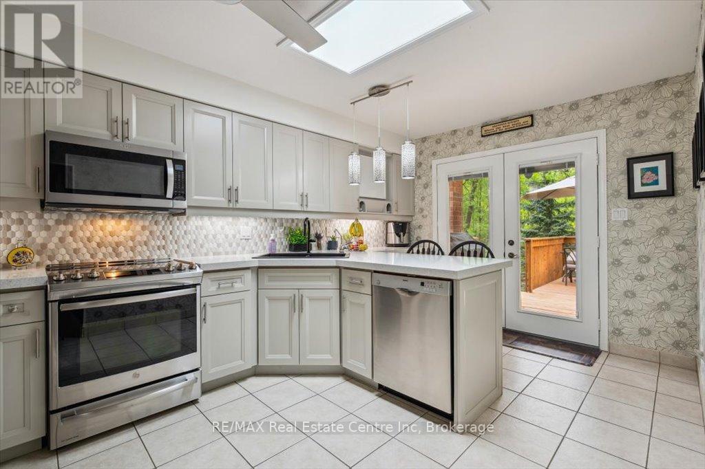 758 Willow Road, Guelph, Ontario  N1K 1Z2 - Photo 17 - X12149995