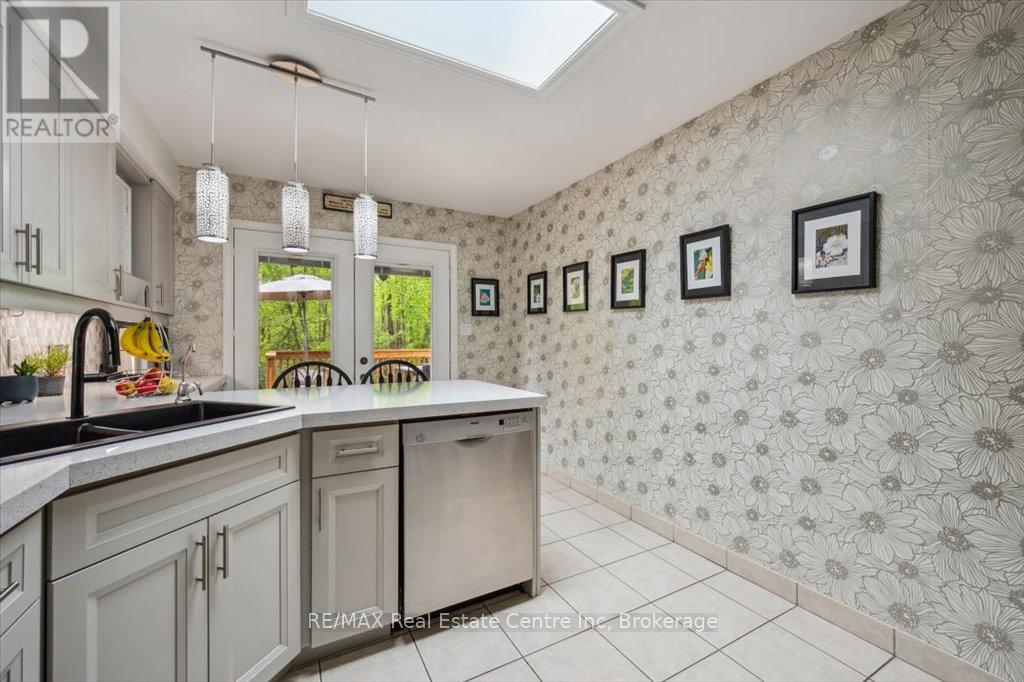 758 Willow Road, Guelph, Ontario  N1K 1Z2 - Photo 19 - X12149995