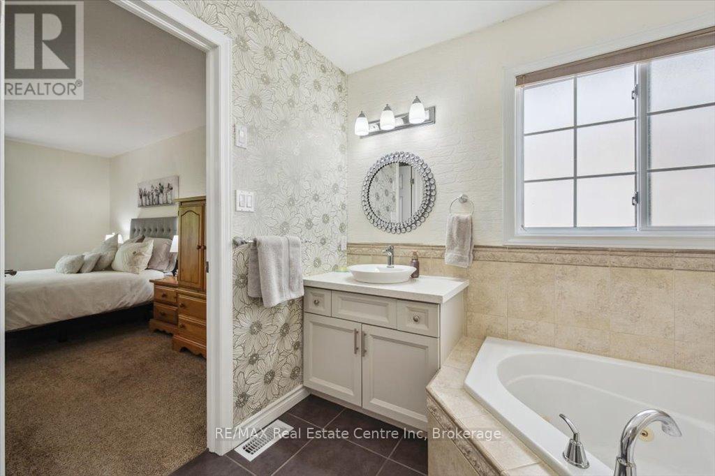 758 Willow Road, Guelph, Ontario  N1K 1Z2 - Photo 25 - X12149995
