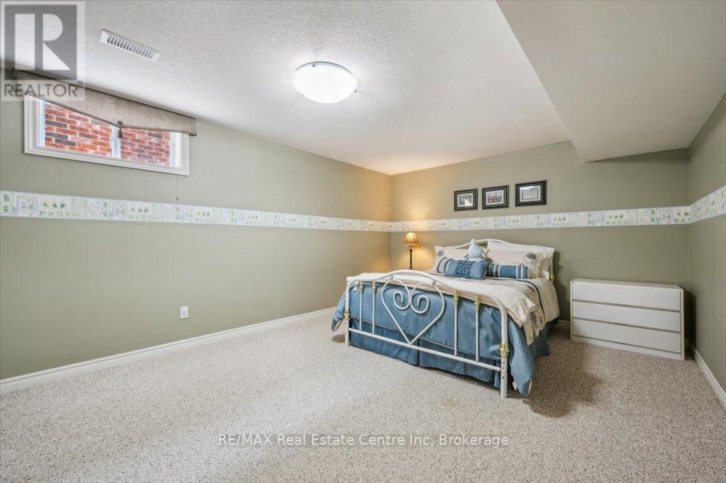 758 Willow Road, Guelph, Ontario  N1K 1Z2 - Photo 34 - X12149995