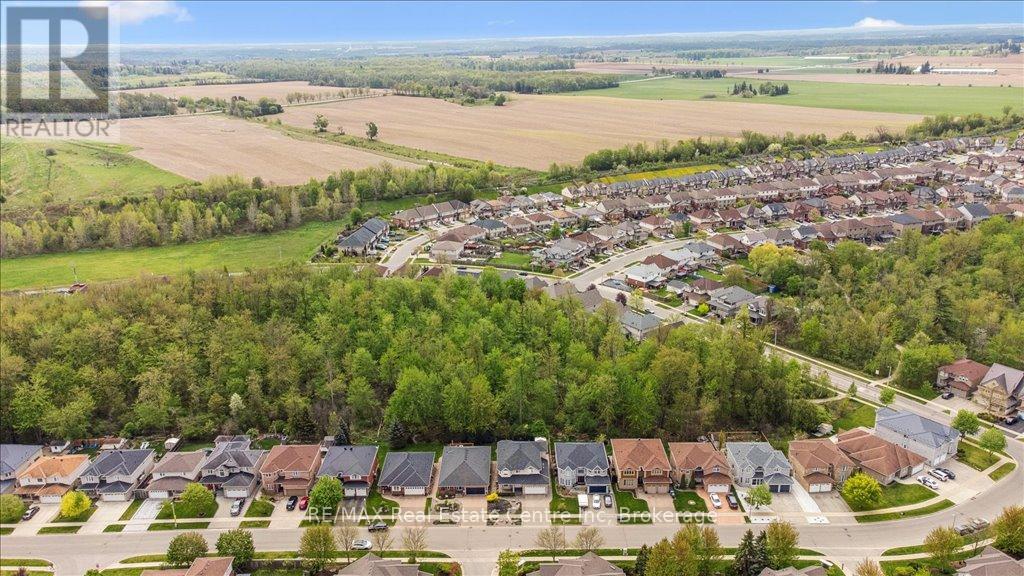 758 Willow Road, Guelph, Ontario  N1K 1Z2 - Photo 5 - X12149995